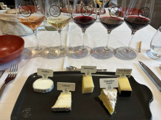 TOUR AND TASTING : 5 Cheeses & 5 Wines
