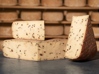 RACLETTE WITH WILD PEPPER | Mons Fromager Affineur MOF